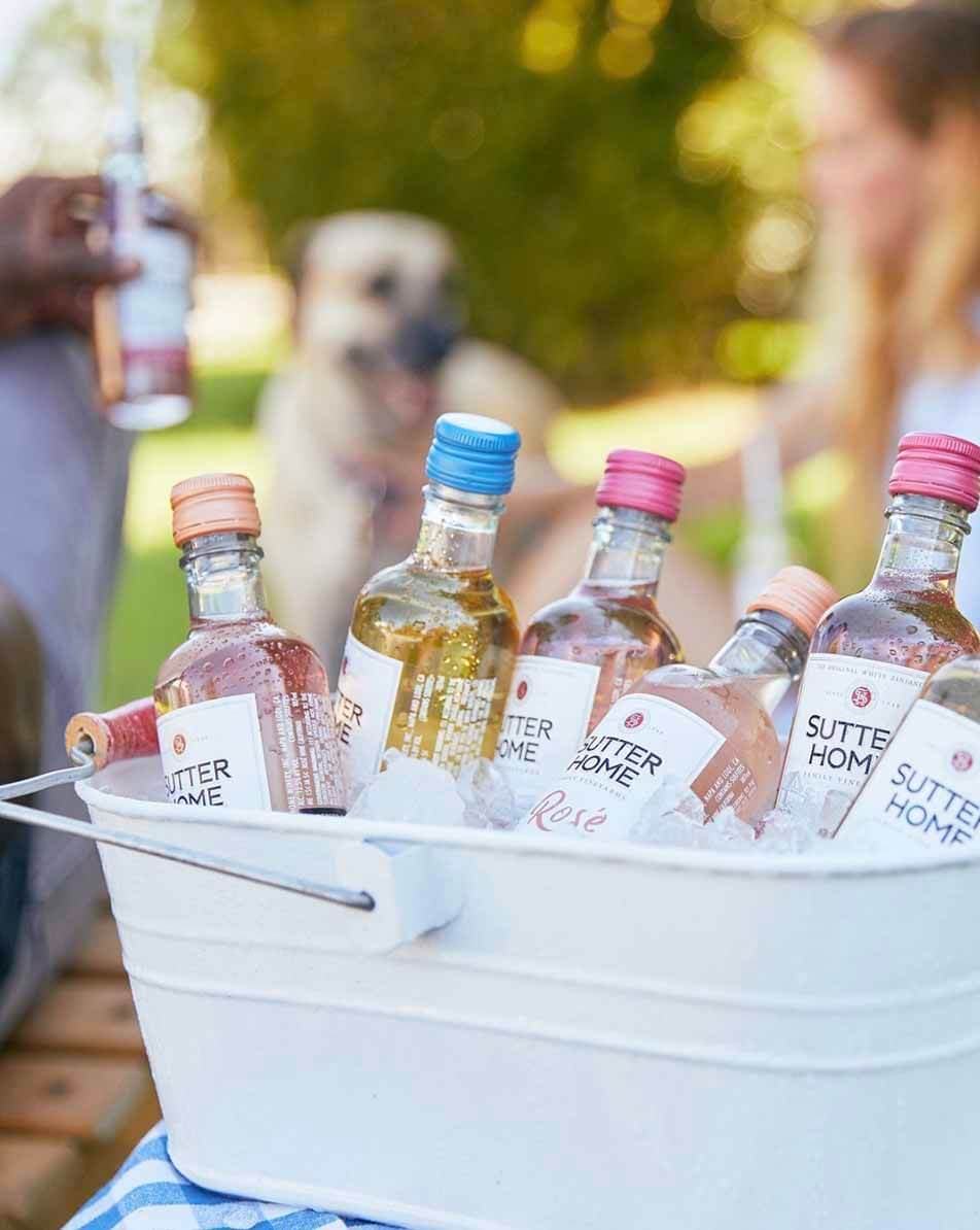 Pandemic food concepts: Mini wine bottles for outdoor gathering