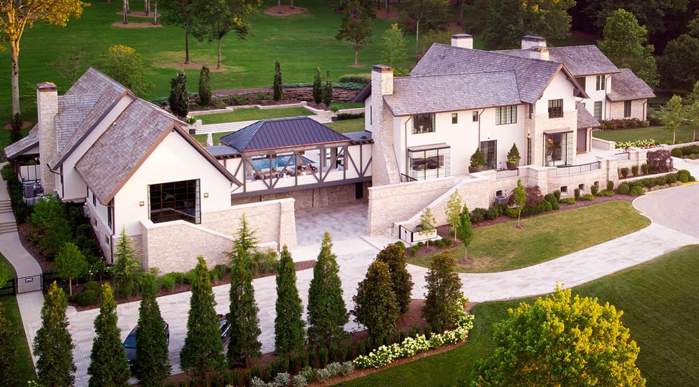 This Oak Hill residence is gorgeous both inside and out! Image: Reed Brown Photography A grand Nashville home with a view in Oak Hill
