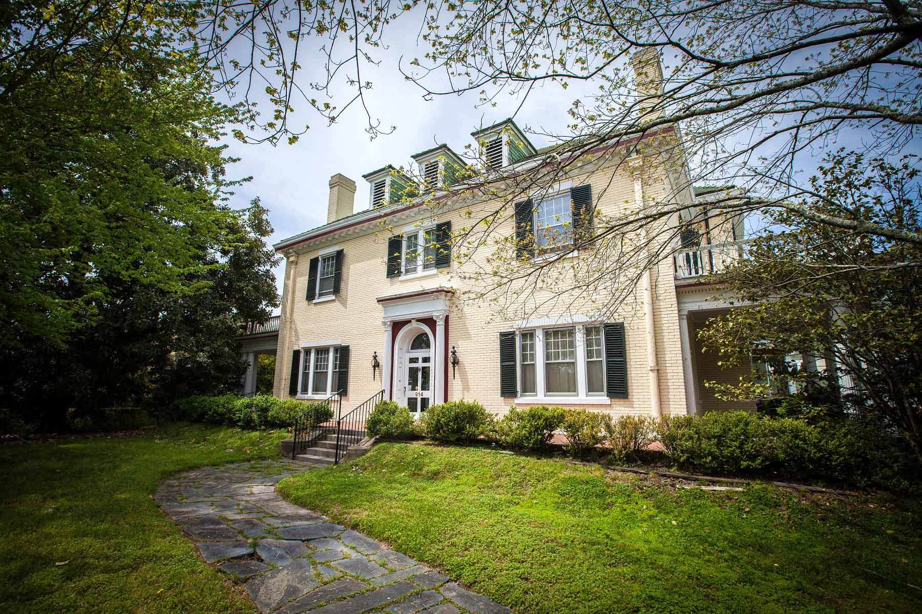 Exterior of Morehead Manor