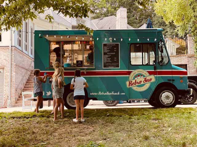 Retro Sno truck
