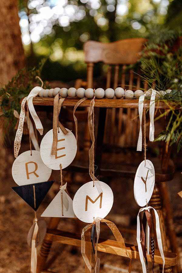 Remy Premo's wooden highchair for the cake smash