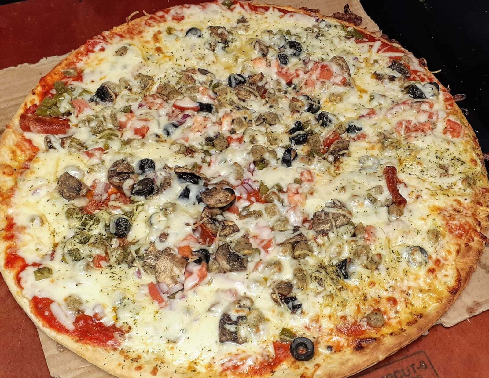 Pizza from Minnies Pizza & Paint Shop, a new Louisville restaurant