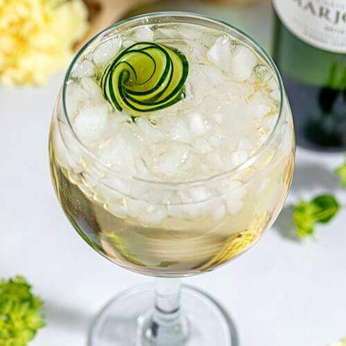 SB Cucumber Recipes Elderflower Spritz The Boozy Ginger