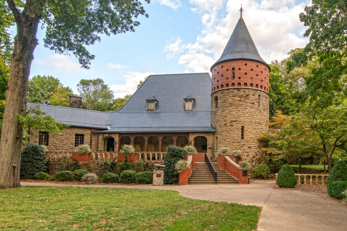7 Small Kentucky Towns We’re Obsessed With