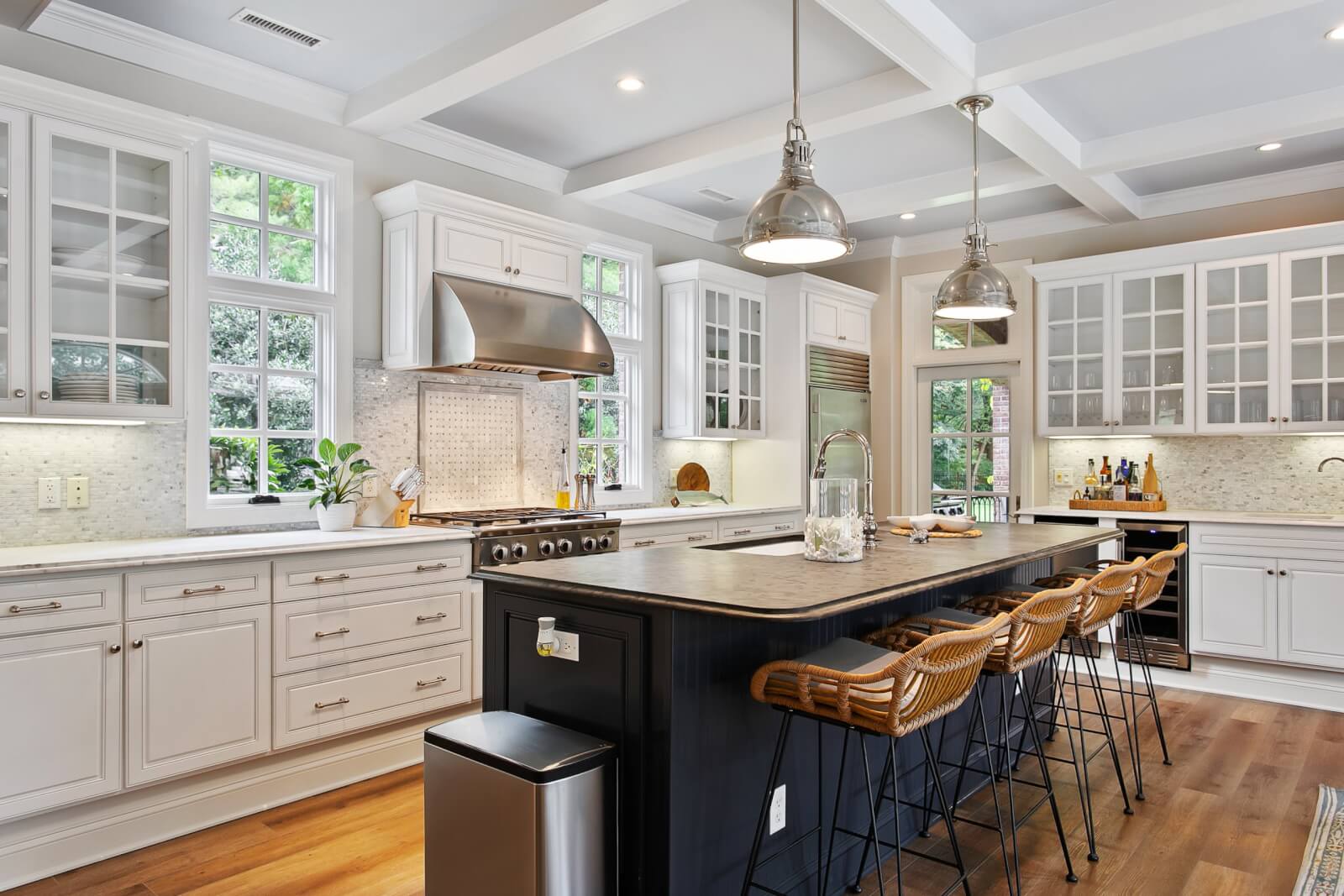 SB Nashville 5325 Cherry Blossom Trail Paula Hinegardner Pool House Kitchen scaled