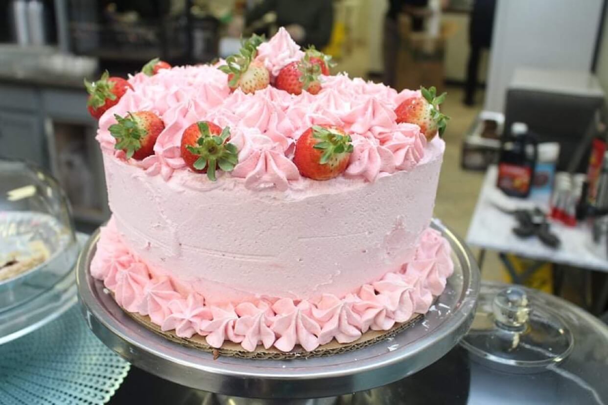 Strawberry cake from Kutie Pies, a new Memphis restaurant