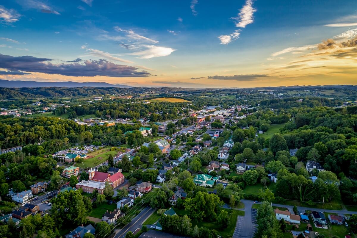 6 Small Virginia Towns We LOVE