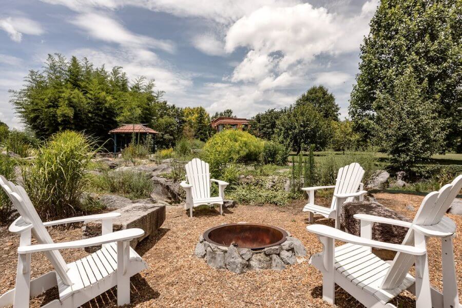 WWII train airbnb Maryville Tennessee