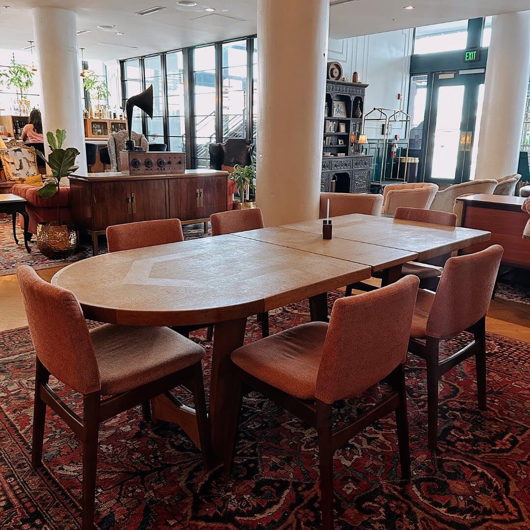 empty table at coffee shop