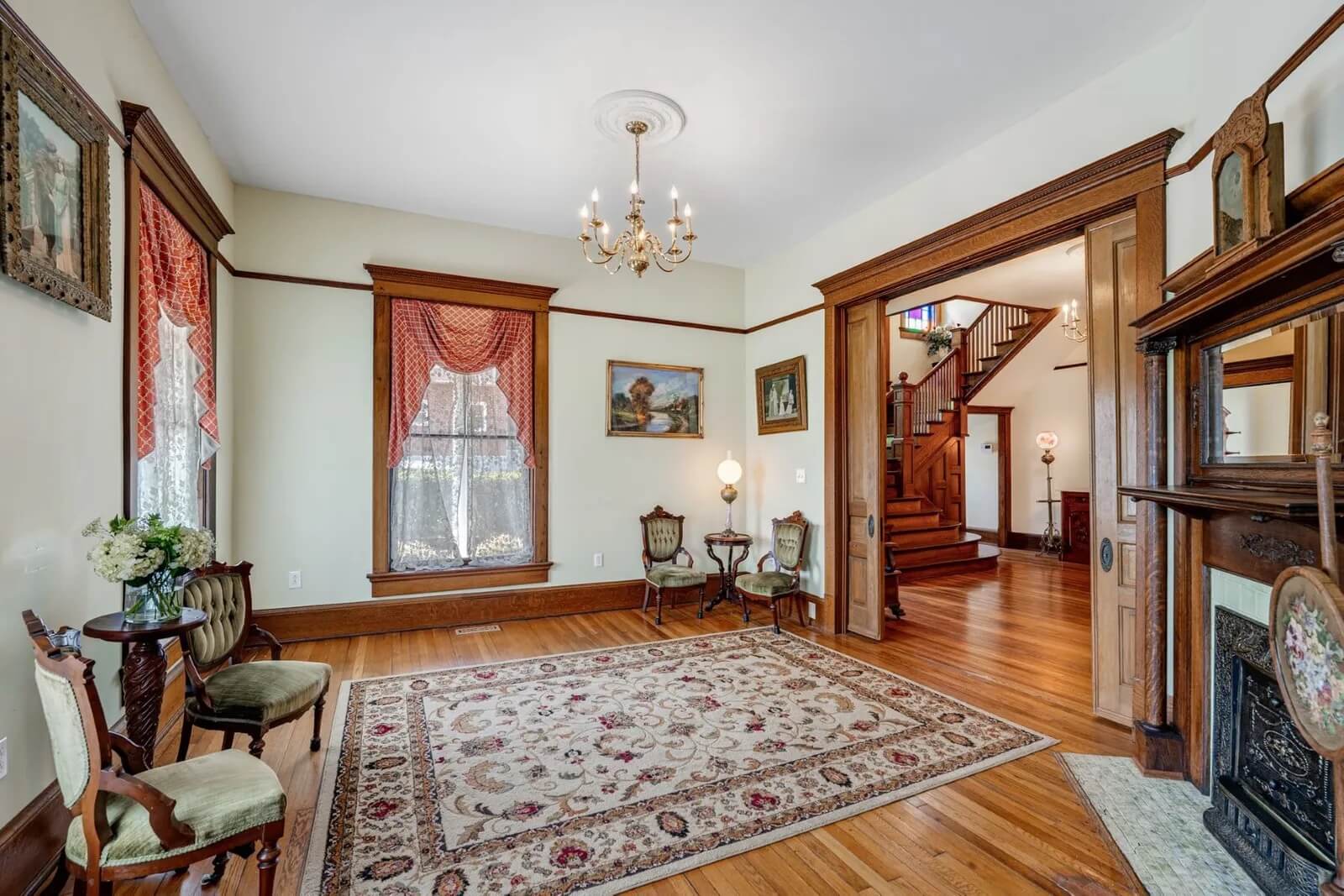 Entertaining room with fireplace