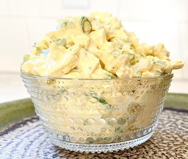 La mejor receta de ensalada de huevo en un bol