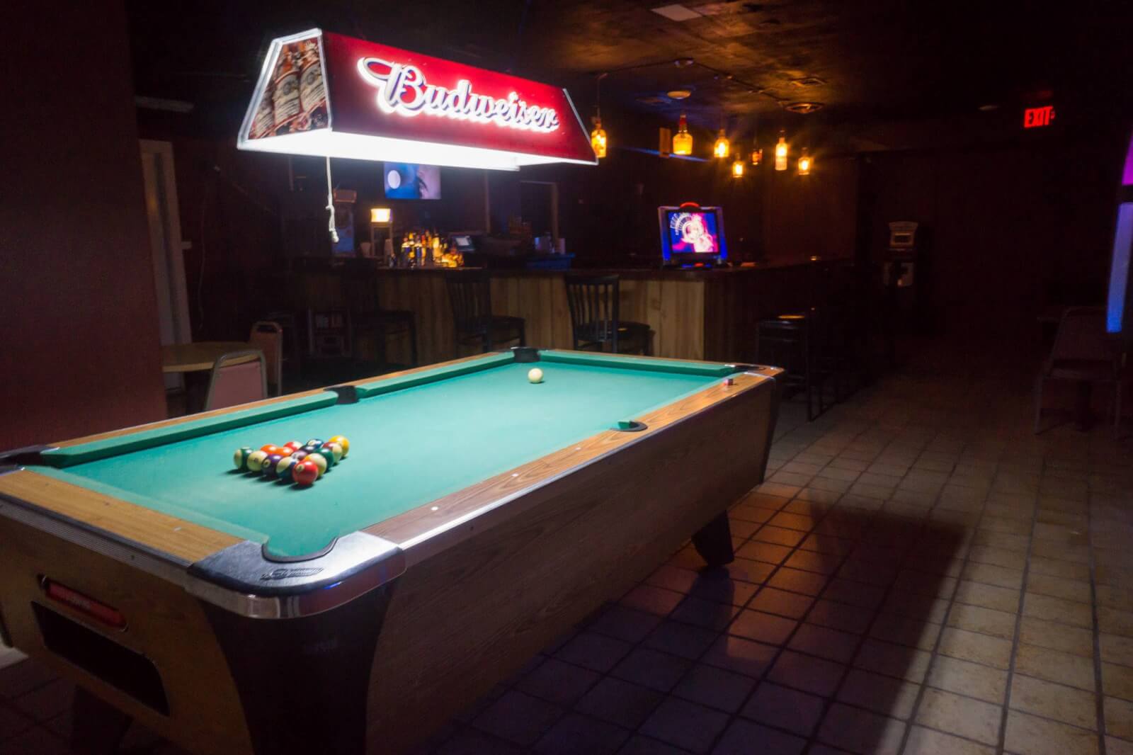 Pool table at Mississippi Moonshine Tavern