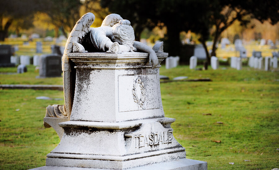 Friendship Cemetery angel on gravestone