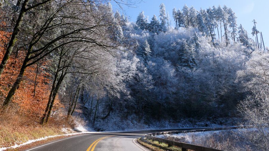 5 Reasons to Visit Gatlinburg This Winter | StyleBlueprint