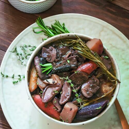 SB SouthernVeganRecipes GarlicWildMushroomPotRoast Credit JulieGrace LaurenHartmann