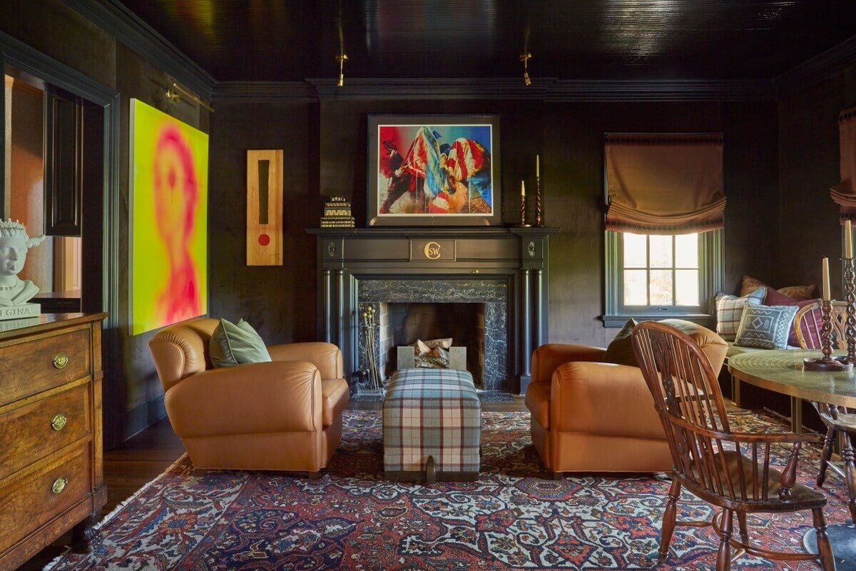 English Countryside Meets Modern Art in This Arkansas Home