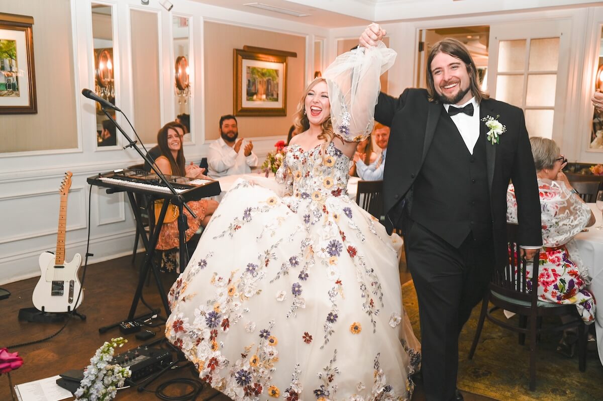 A Savannah Wedding with Timeless Charm and a Bold Bridal Look