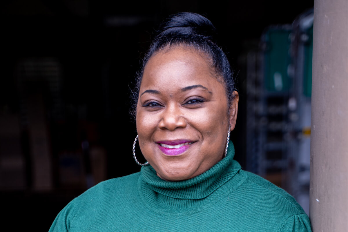 Meet D’Shawn Russell of Southern Elegance Candle Company