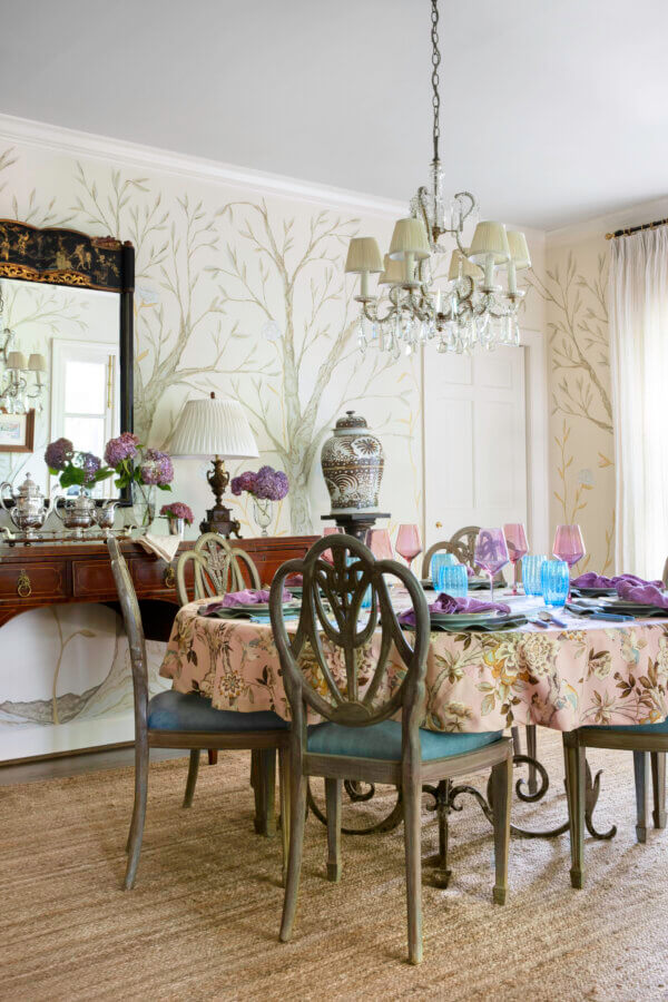 Something Old, Something New: How Ellie Christopher Makes Antiques Feel Fresh - 8 A dining room with painted walls and round table and chairs