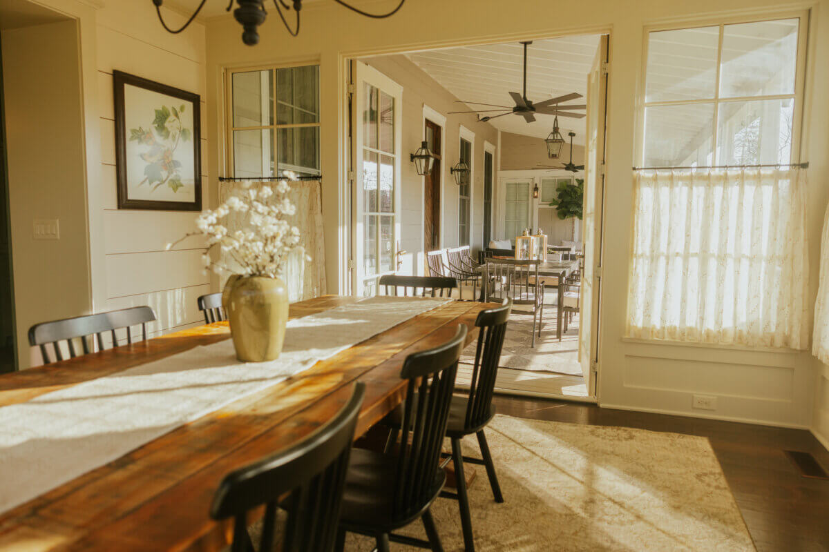 4 New Nashville Boutique Hotels That Should Be on Your Radar - 19 Interior boutique hotel dining area.