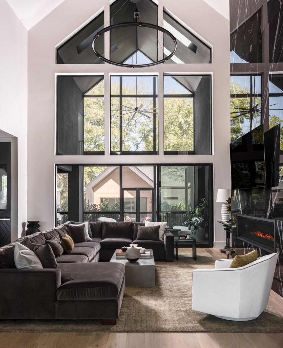 There's a Graffiti-Covered Bust in This Nashville Home, and It Works - 4 A living room with vaulted ceilings